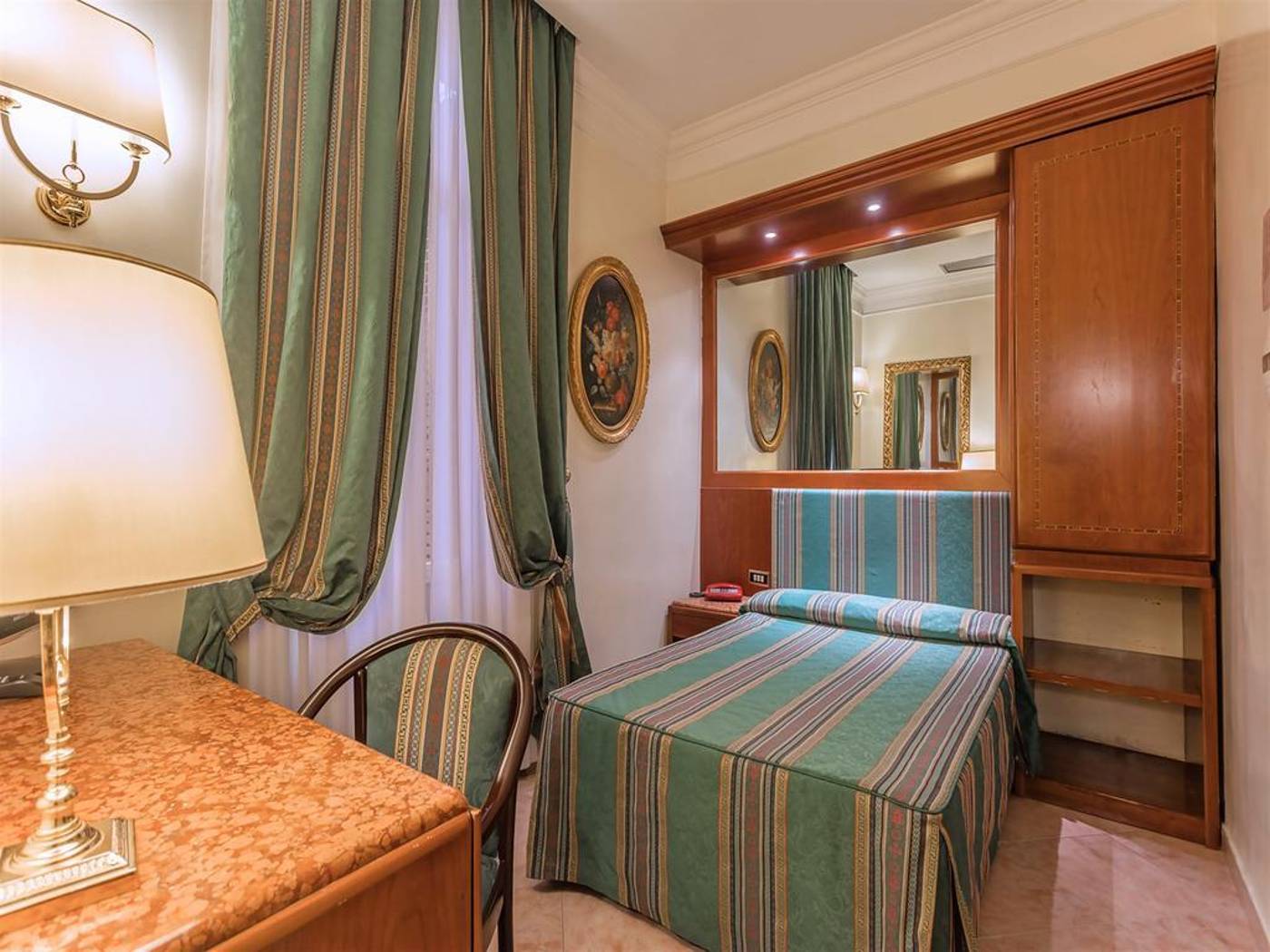 Raeli-Hotel-Luce-Room-7