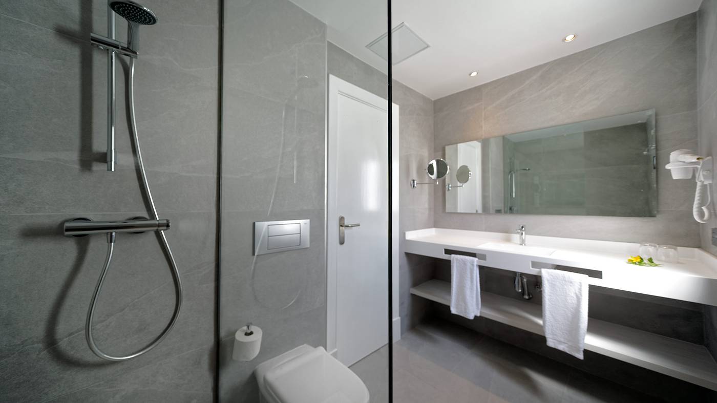 Broncemar-Beach-Room-47