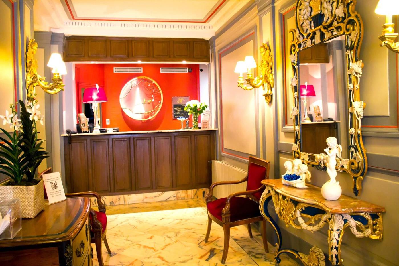 Hotel-De-Seine-Lobby-9