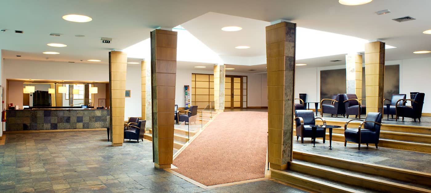 Leziria-Parque-Hotel-Lobby-19