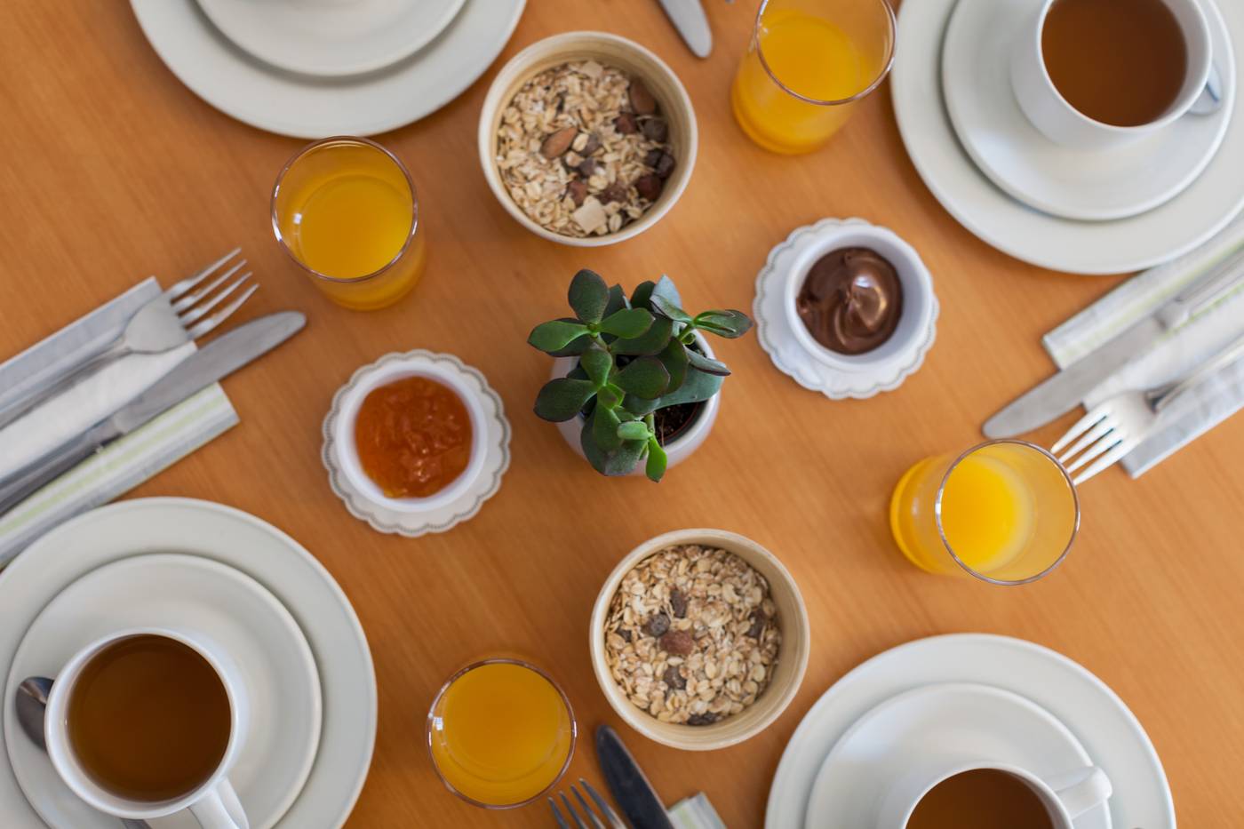 The-Plaza-and-Plaza-Regency-Hotels-Bar-37