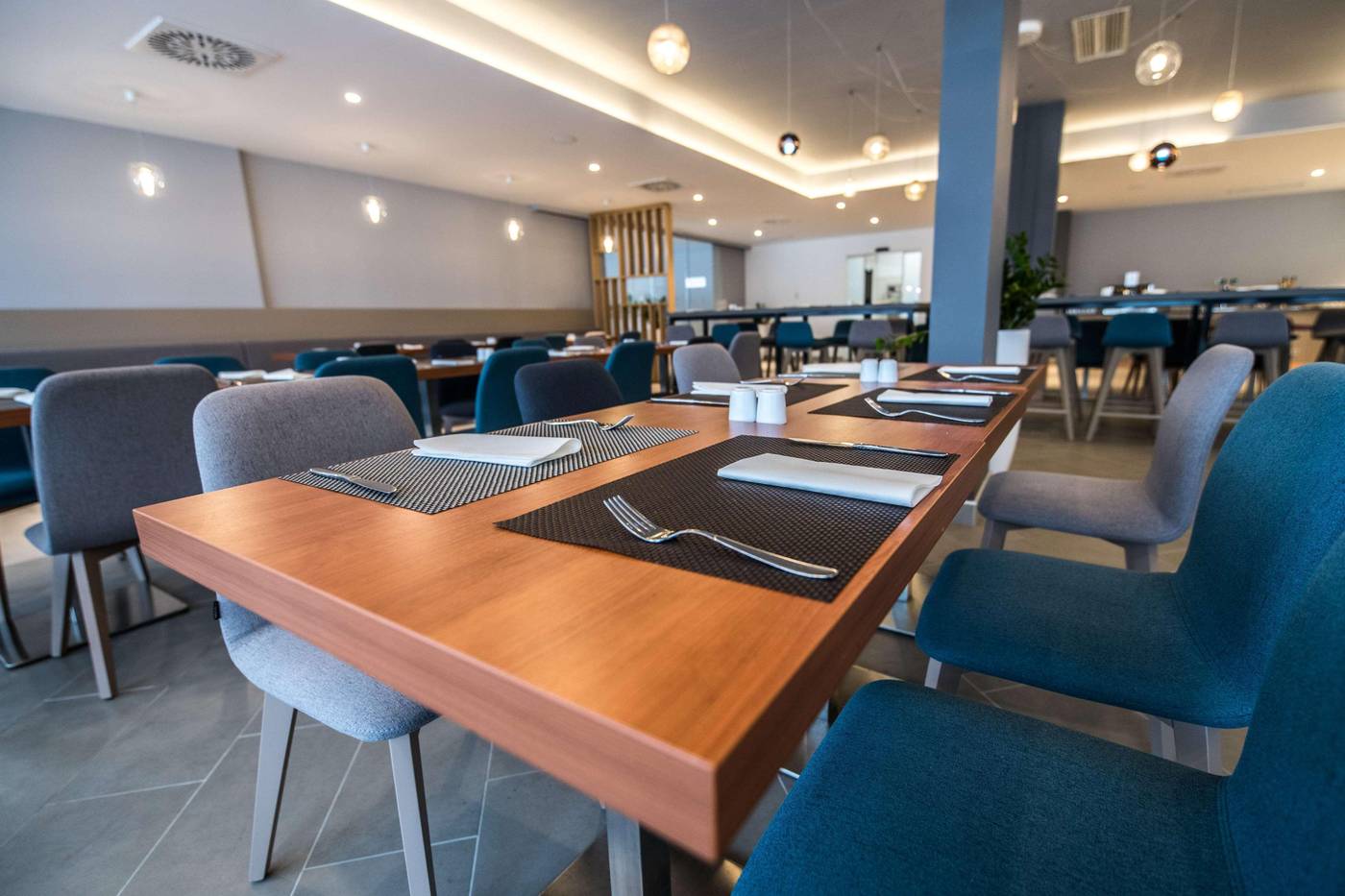 Hotel-Holiday-Restaurant-51