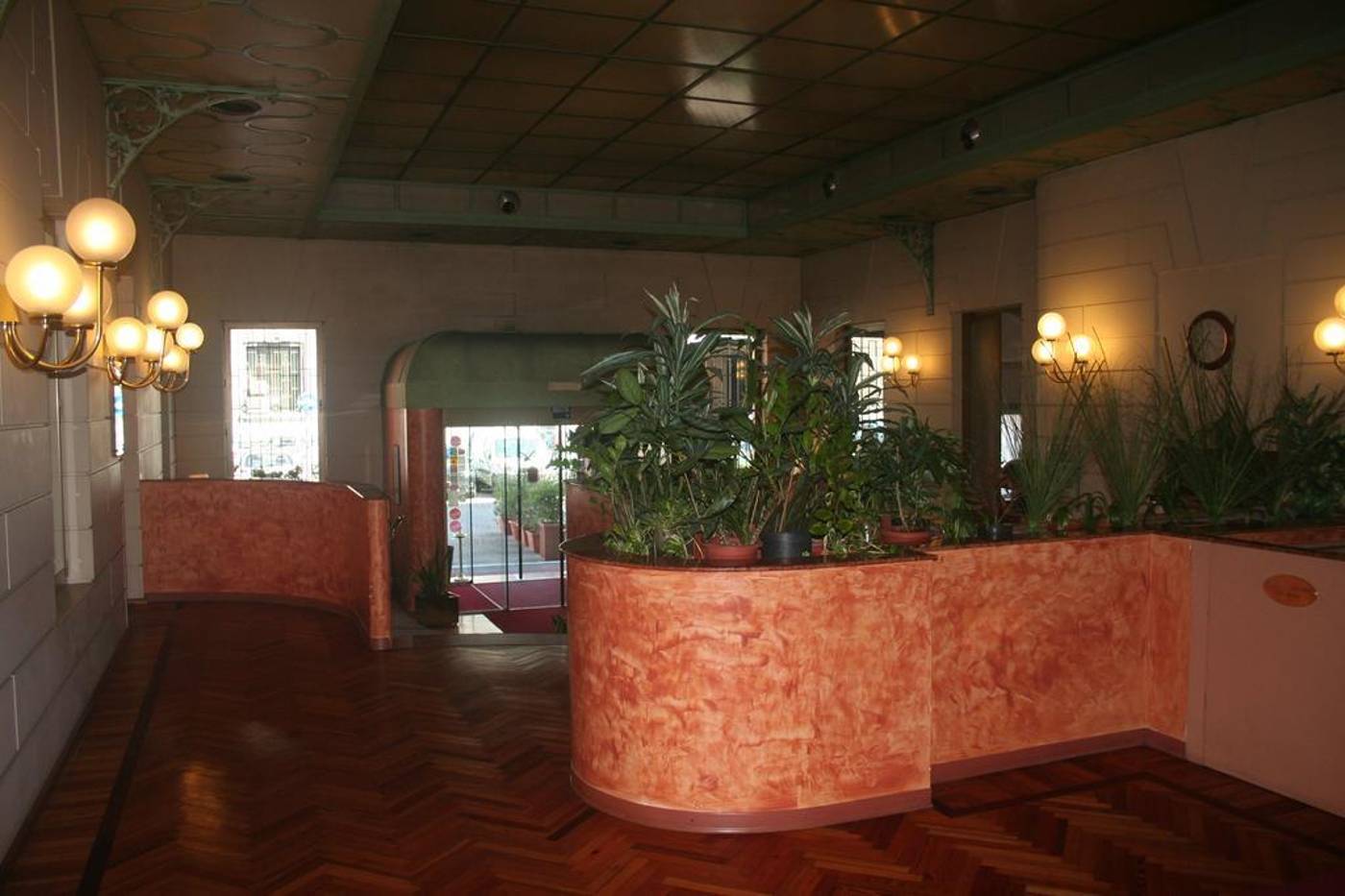 Albert-Hotel-Lobby-5