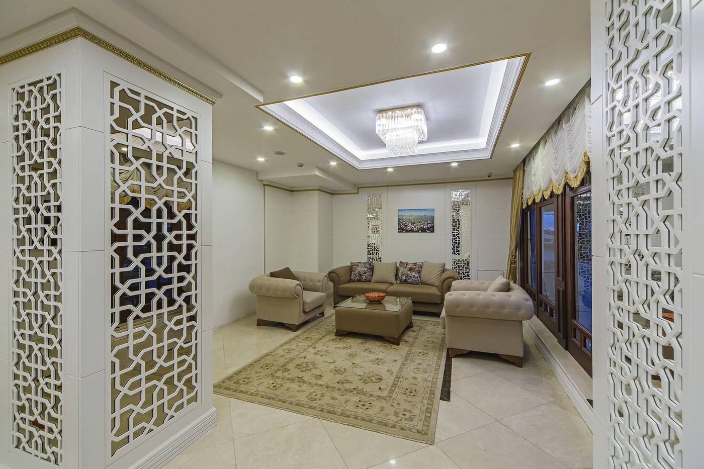 Grand-Naki-Hotel-Lobby-3