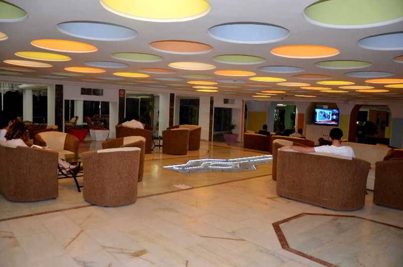 Orient-Life-Hotel-Lobby-32