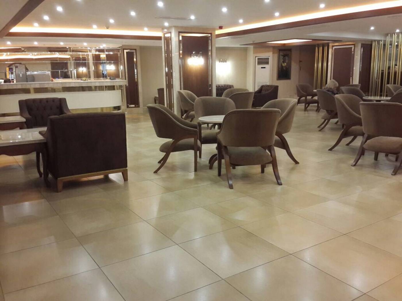 Martinenz-Hotel-Lobby-15