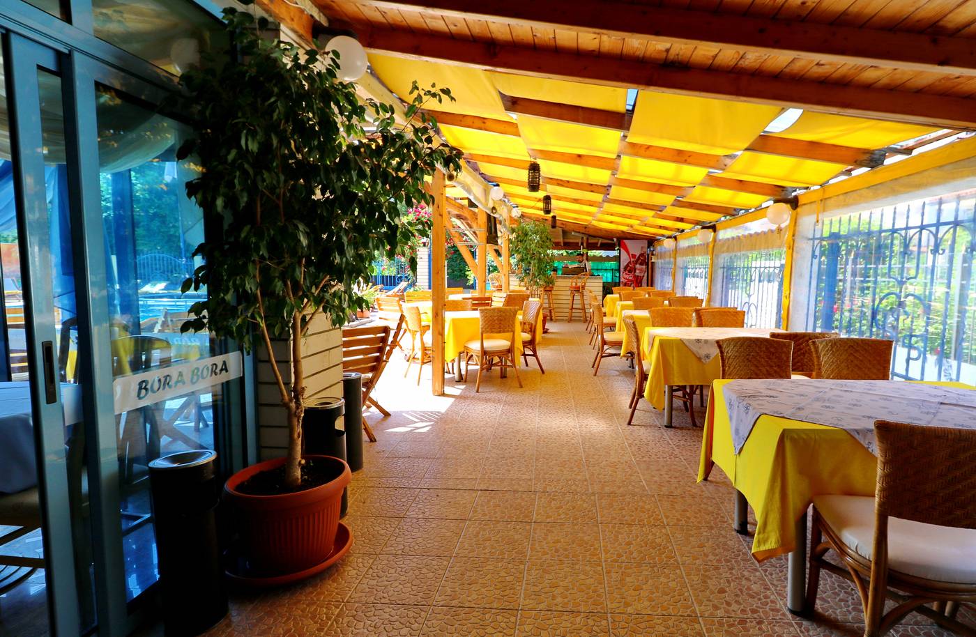 Bora-Bora-Restaurant-32