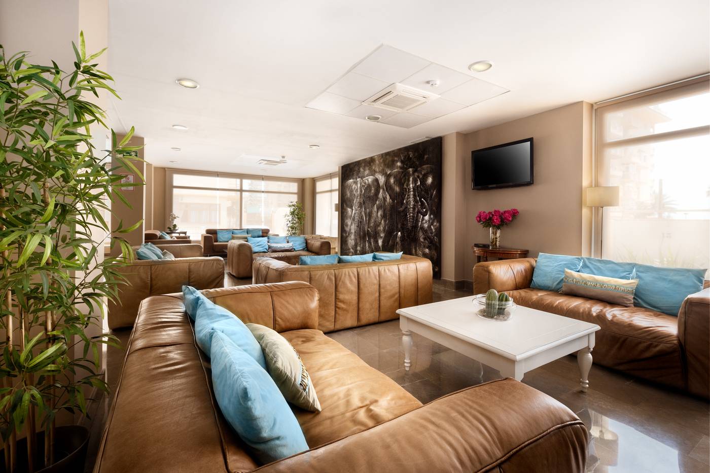 Mainare-Playa-Hotel-Lobby-42