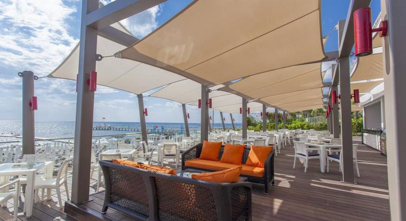 The-Sense-De-Luxe-Hotel-Terrace-64