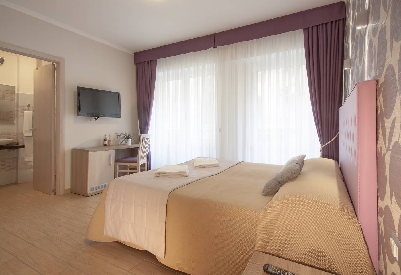 Rome-Kings-Suite-Room-17