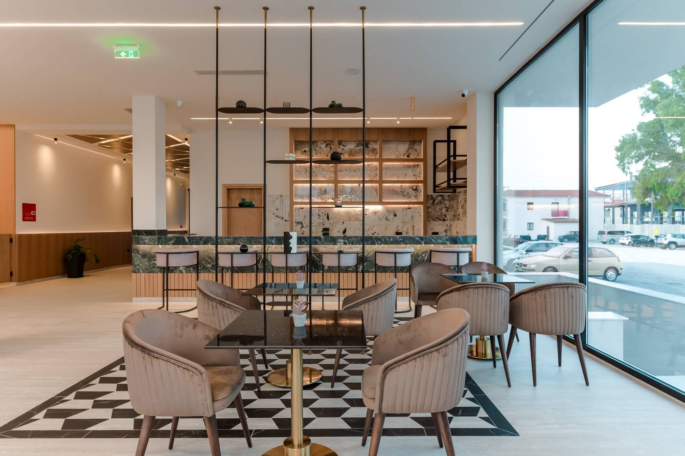 Canadian-Hotel-Lobby-54