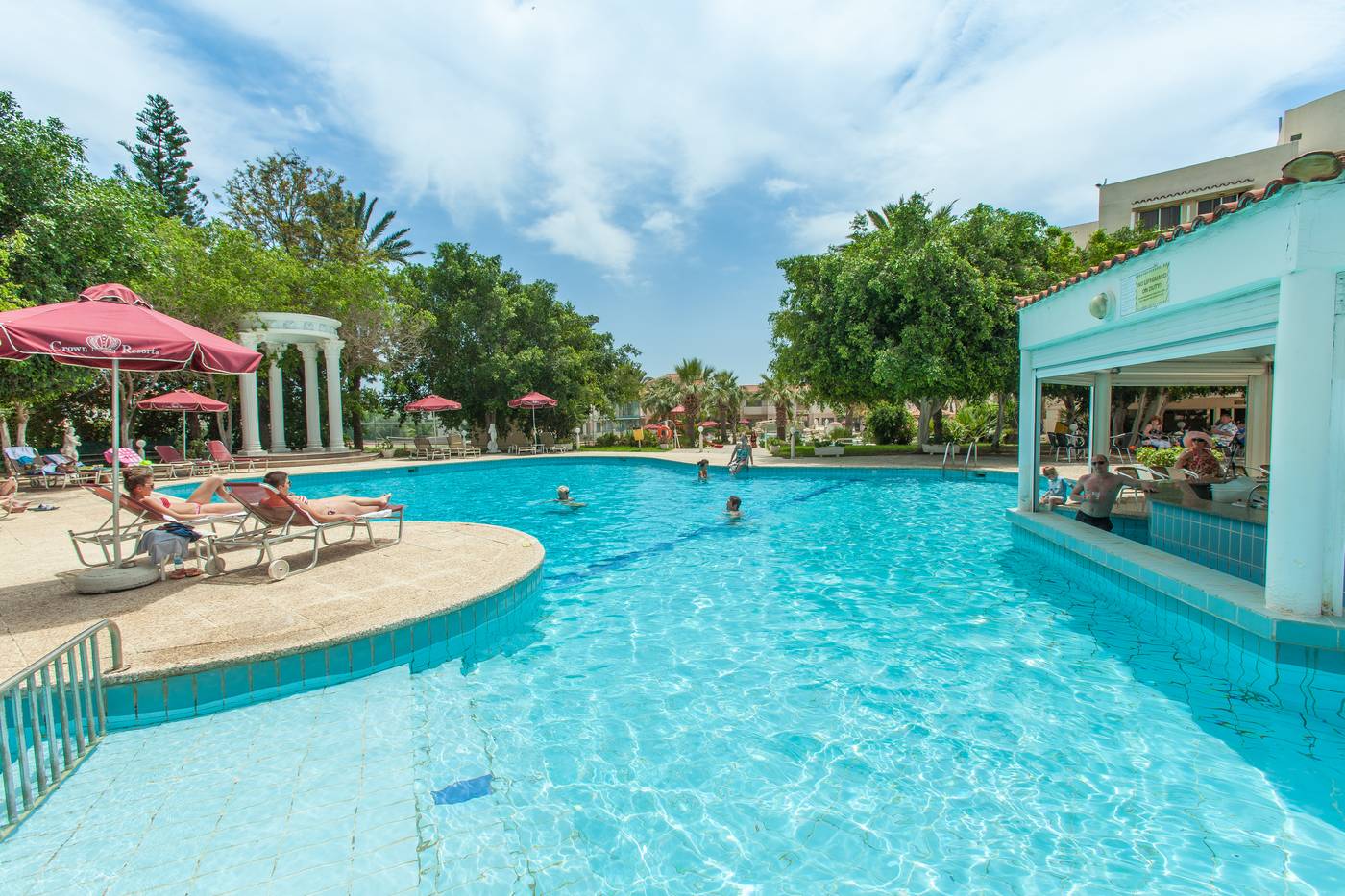 Crown Resort Henipa