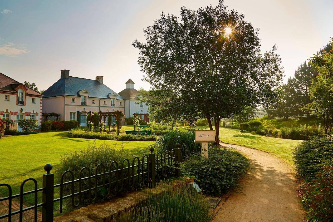 Marriott-s-Village-d-lle-de-France-Room-45