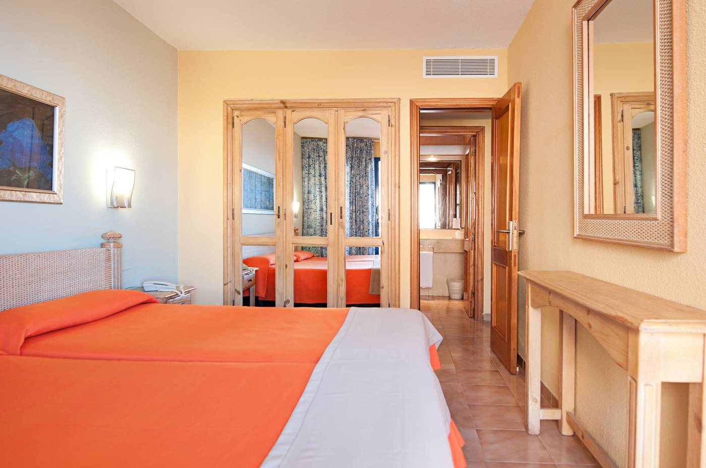 LIVVO-Lago-Taurito---Waterpark-Room-40