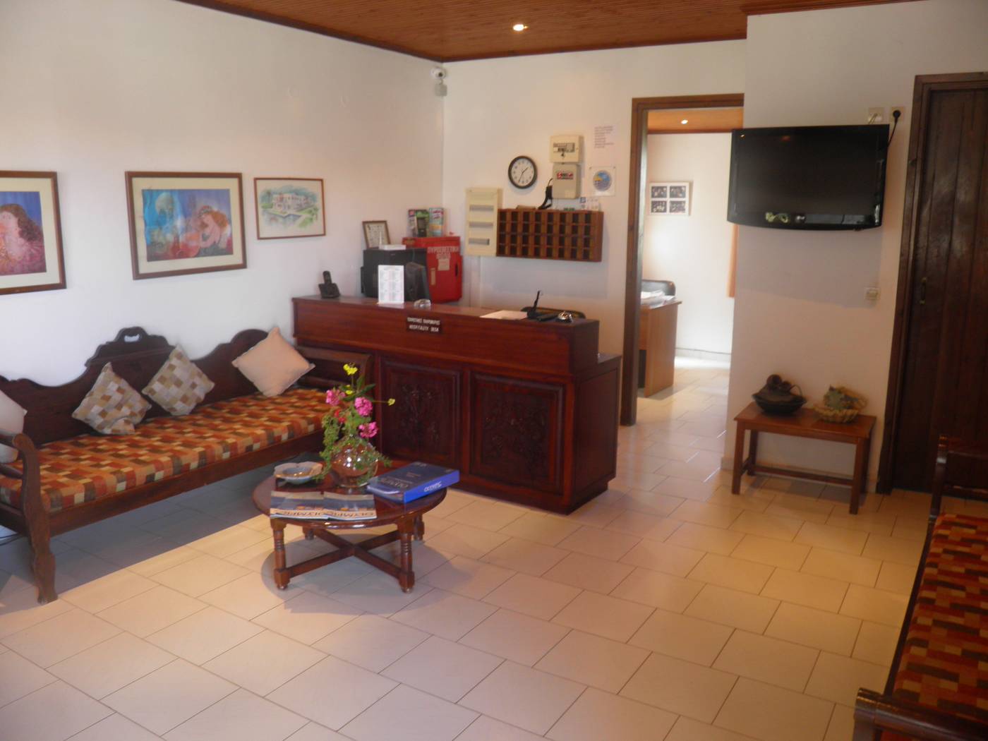 Ledra-Maleme-Lobby-51