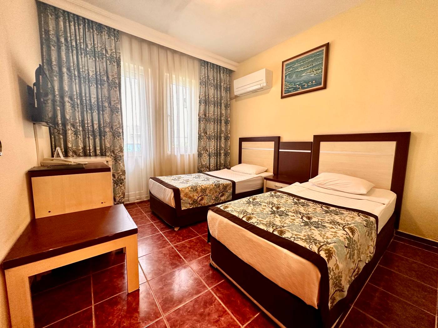 Blue-Wave-Suite-Hotel-Room-9