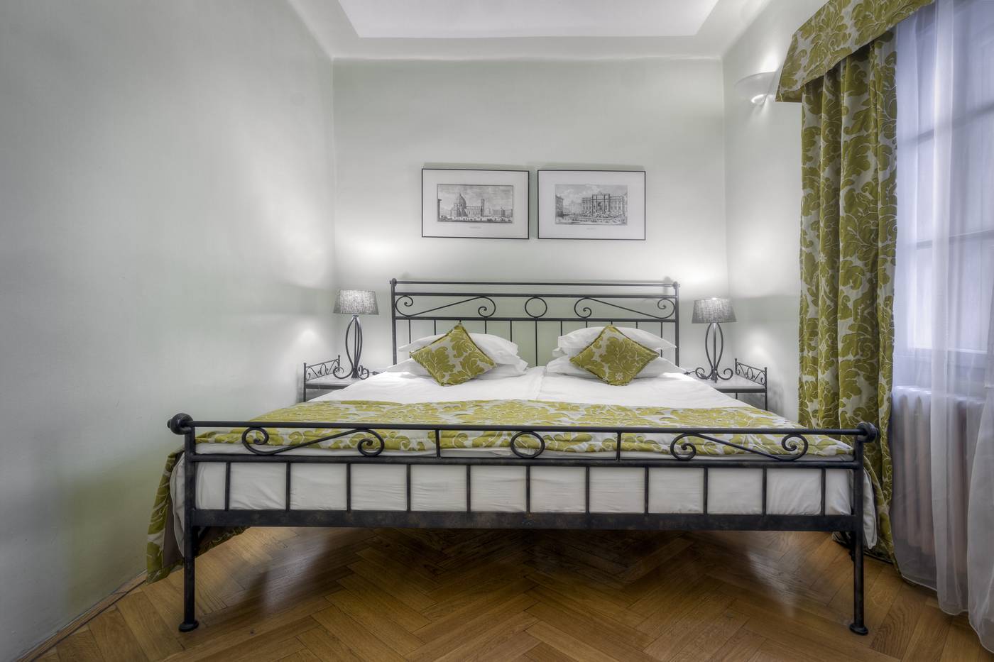 Black-Star-Suites-Room-18