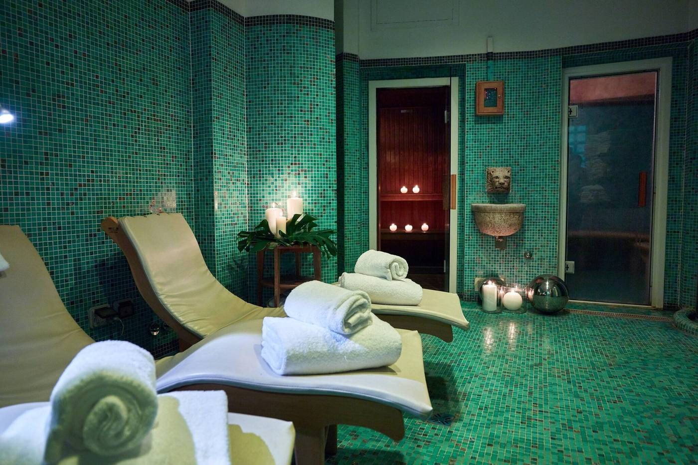 Autograph-Collection-Sina-Villa-Medici-Sports-and-Entertainment-70