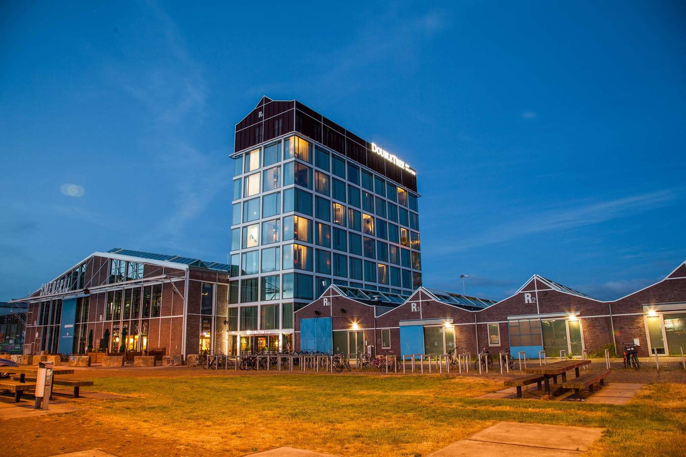 DoubleTree-by-Hilton-NDSM-Wharf-General-view-84