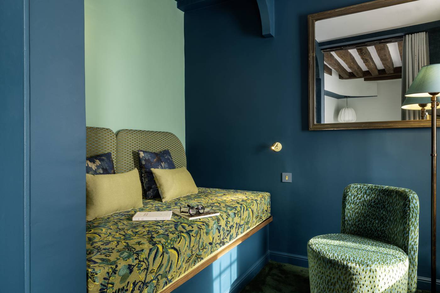 Hotel-L-de-Lutece-Room-10