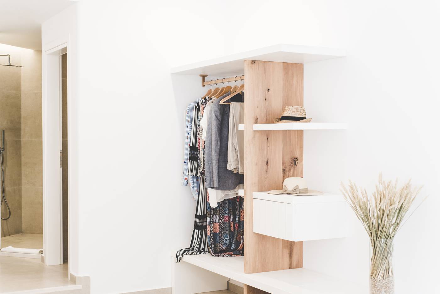 Super-Paradise-Hotel-Room-41