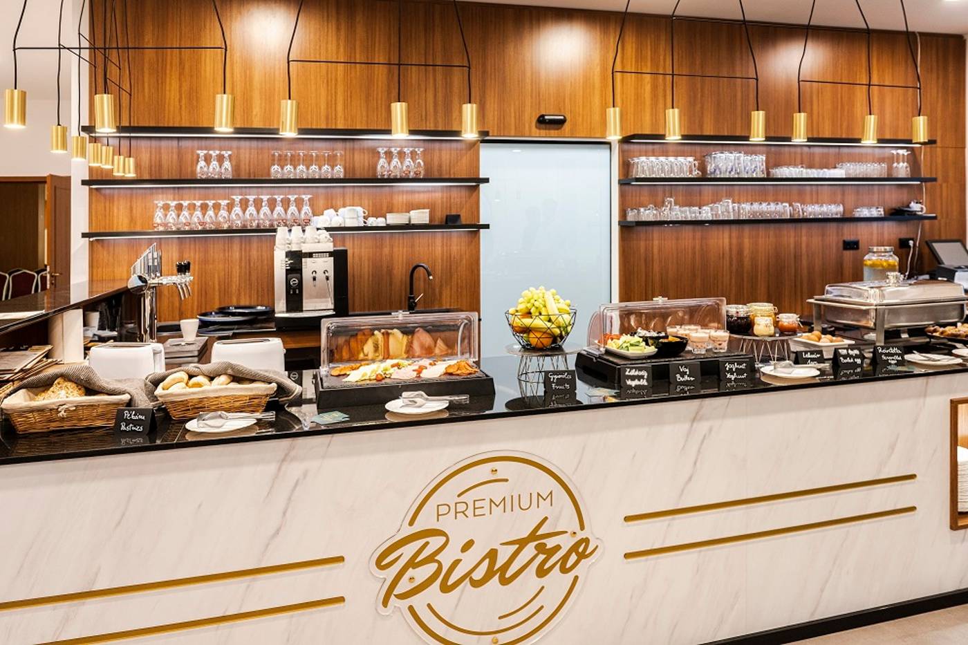 Premium-Apartment-House-Restaurant-13