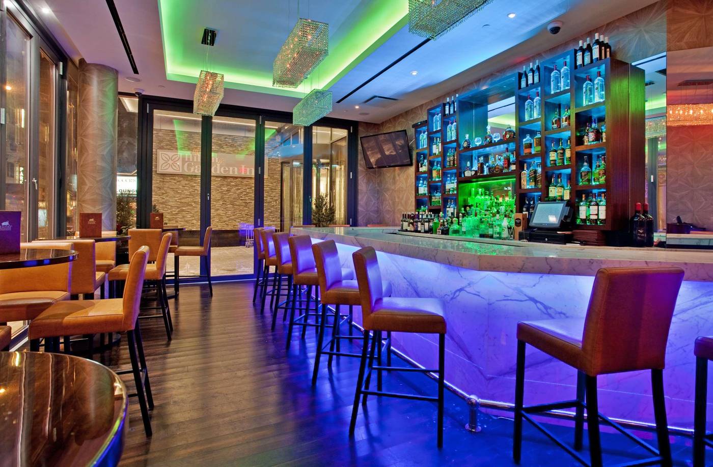 Hilton-Garden-Inn-New-York-Central-Park-South-Midt-Restaurant-8