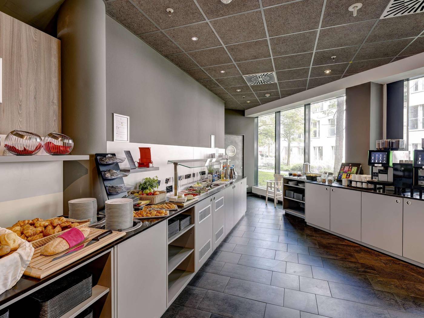 Novotel-Suites-Muenchen-Parkstadt-Schwabing-Restaurant-41