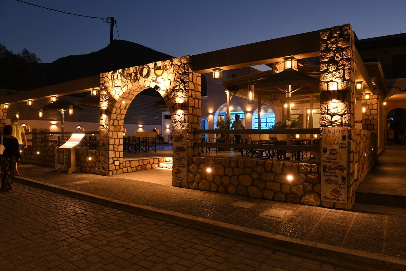 Enjoy-Villas-Restaurant-19