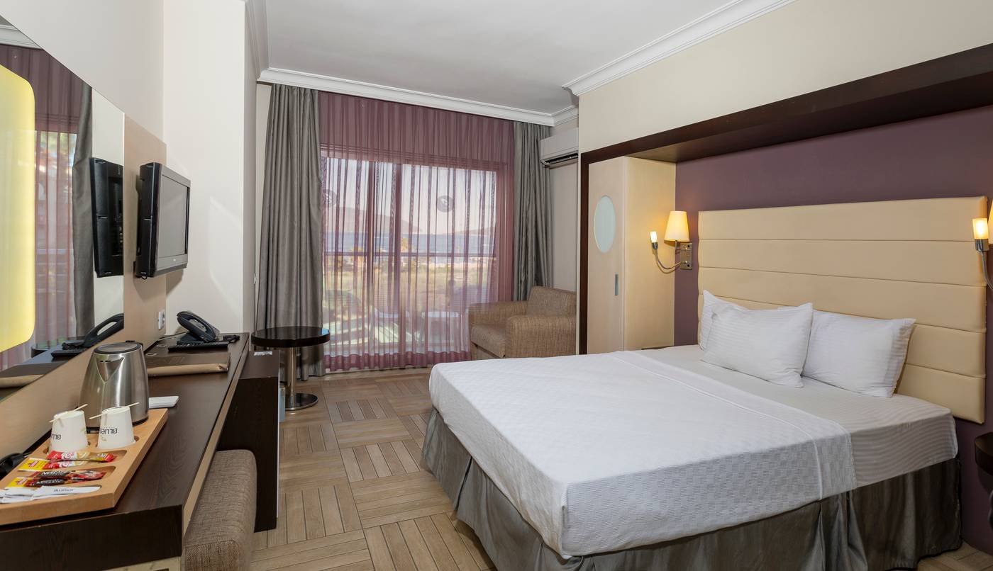 Blue-Bay-Platinum-Room-14