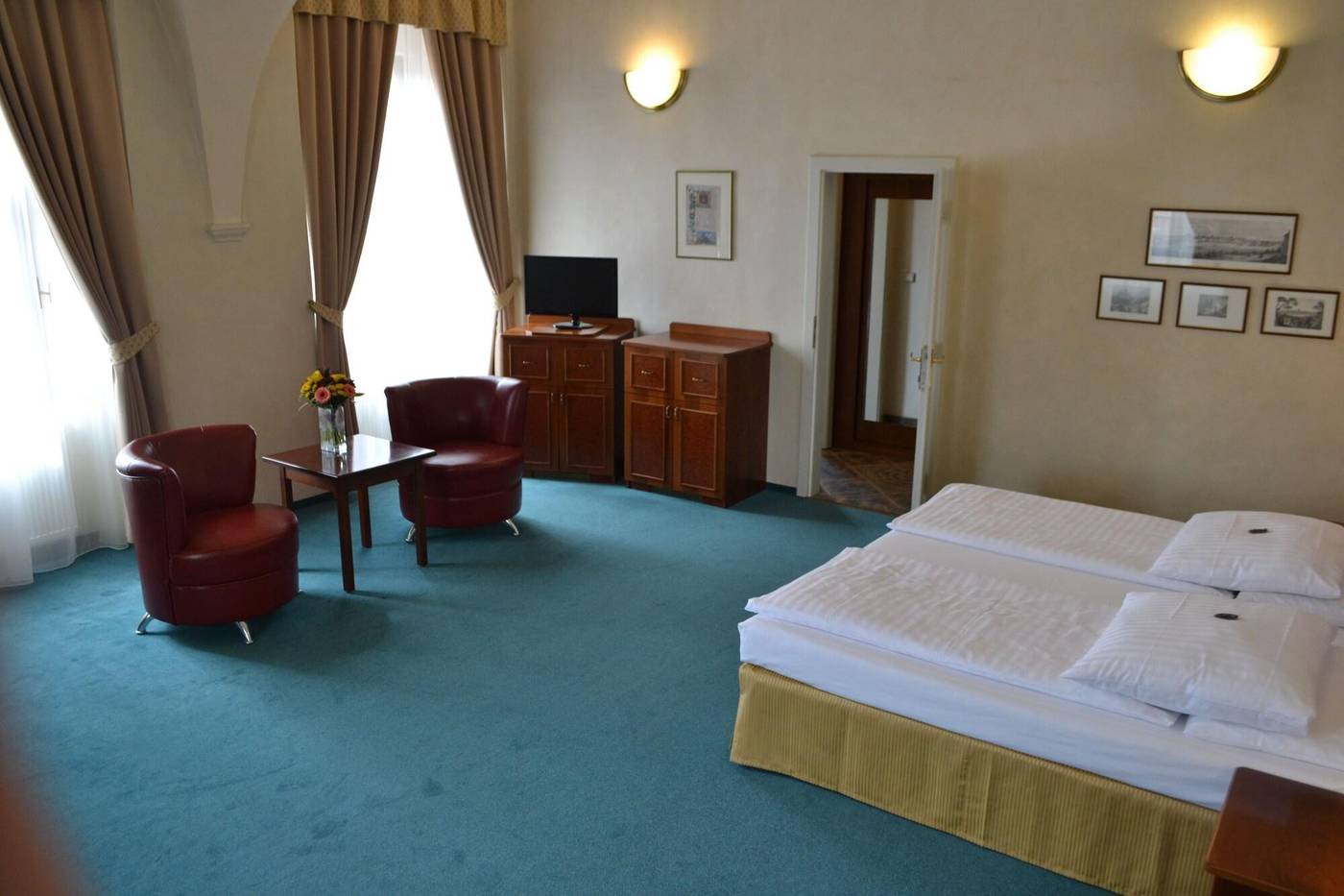 Adalbert-Brevnosky-Klaster-Room-19