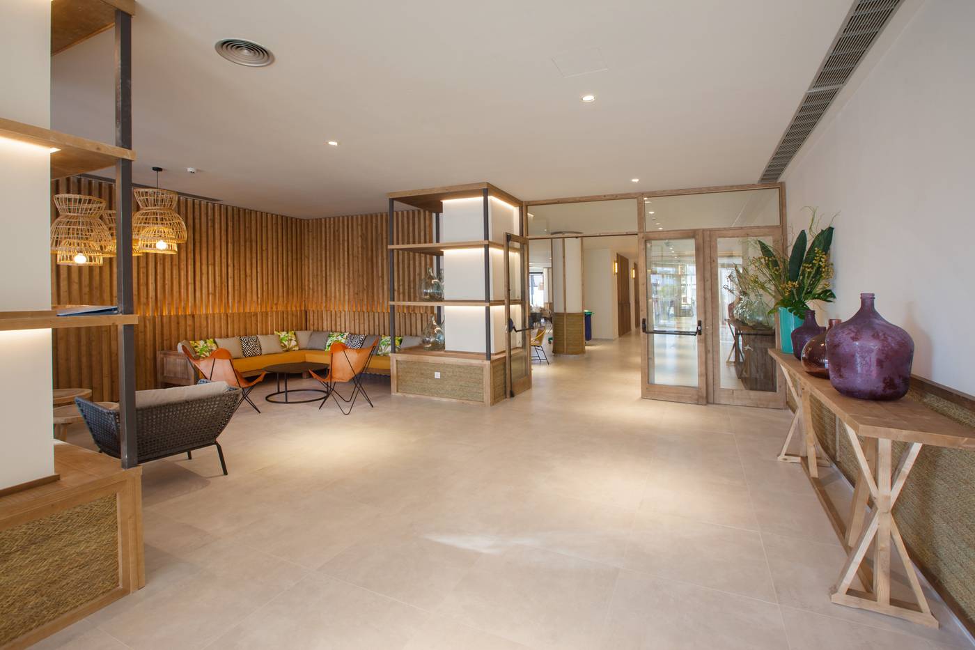 Corallium-Dunamar-by-Lopesan-Hotels-Lobby-51