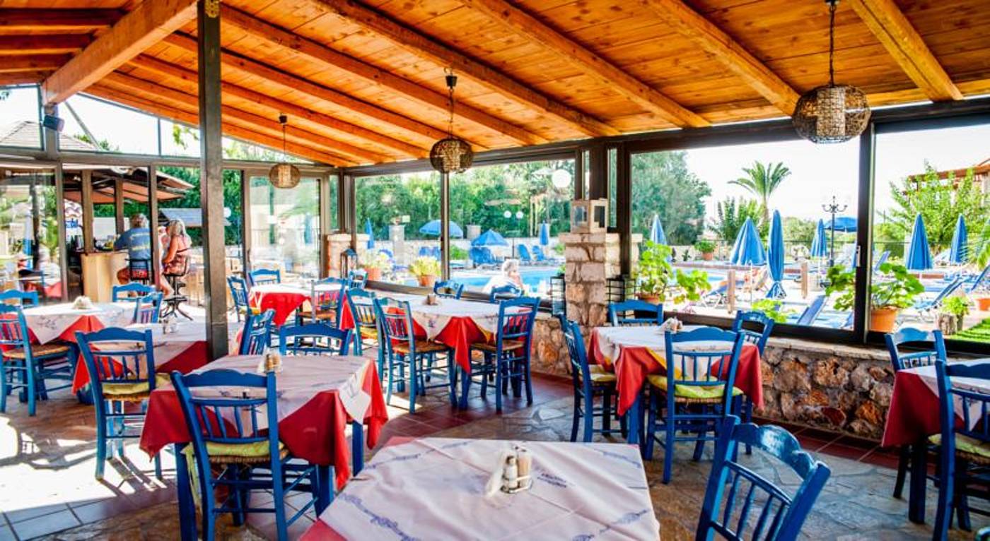 Sotiris-Apartments-Restaurant-19