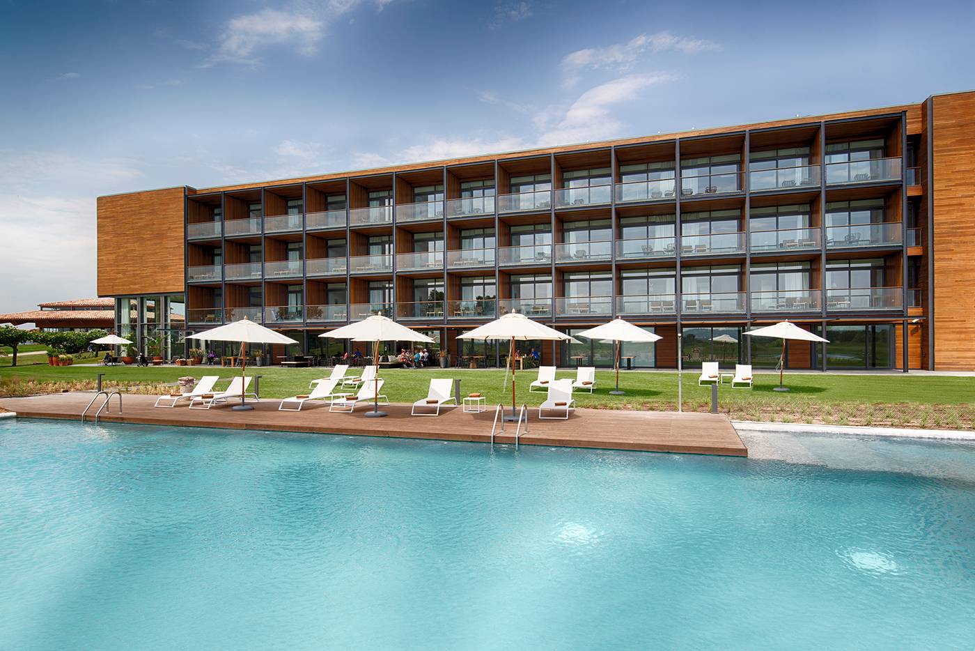 Double-Tree-by-Hilton-Hotel-Emporda-Pool-1