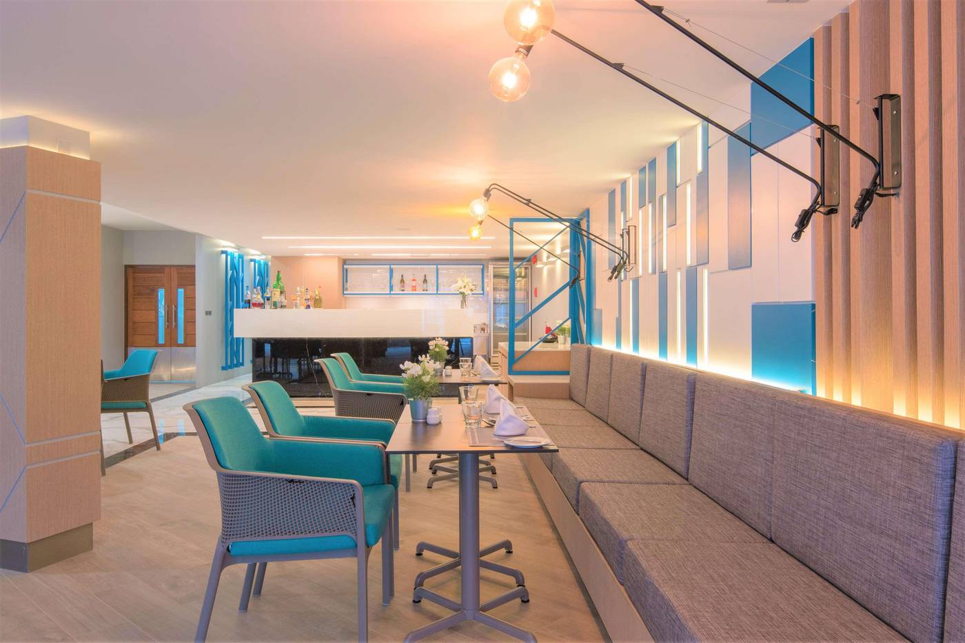 The-Beachfront-Hotel-Phuket-Restaurant-59