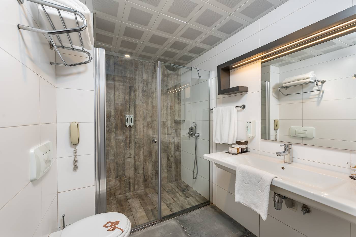 White-City-Beach-Hotel-Room-32