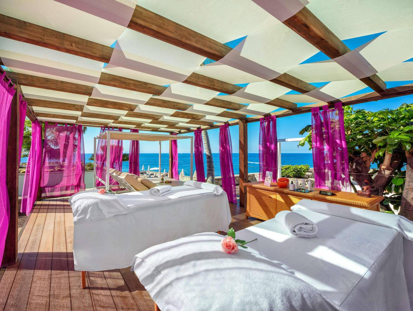 TUI-BLUE-Suite-Princess--Adults-Only--Sports-and-Entertainment-62