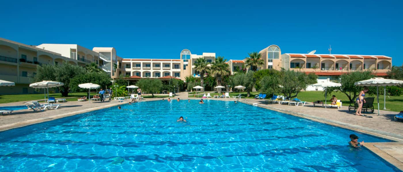 Marianna-Palace-Hotel-Pool-4