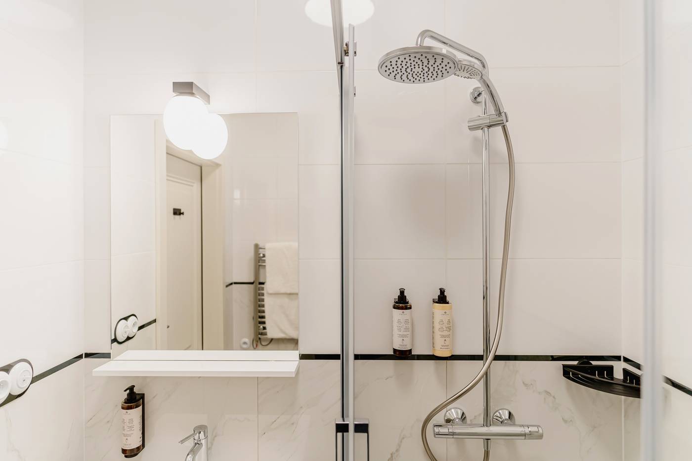 N33-Premium-Apartments-Old-Town---Destigo-Hotels-Room-20