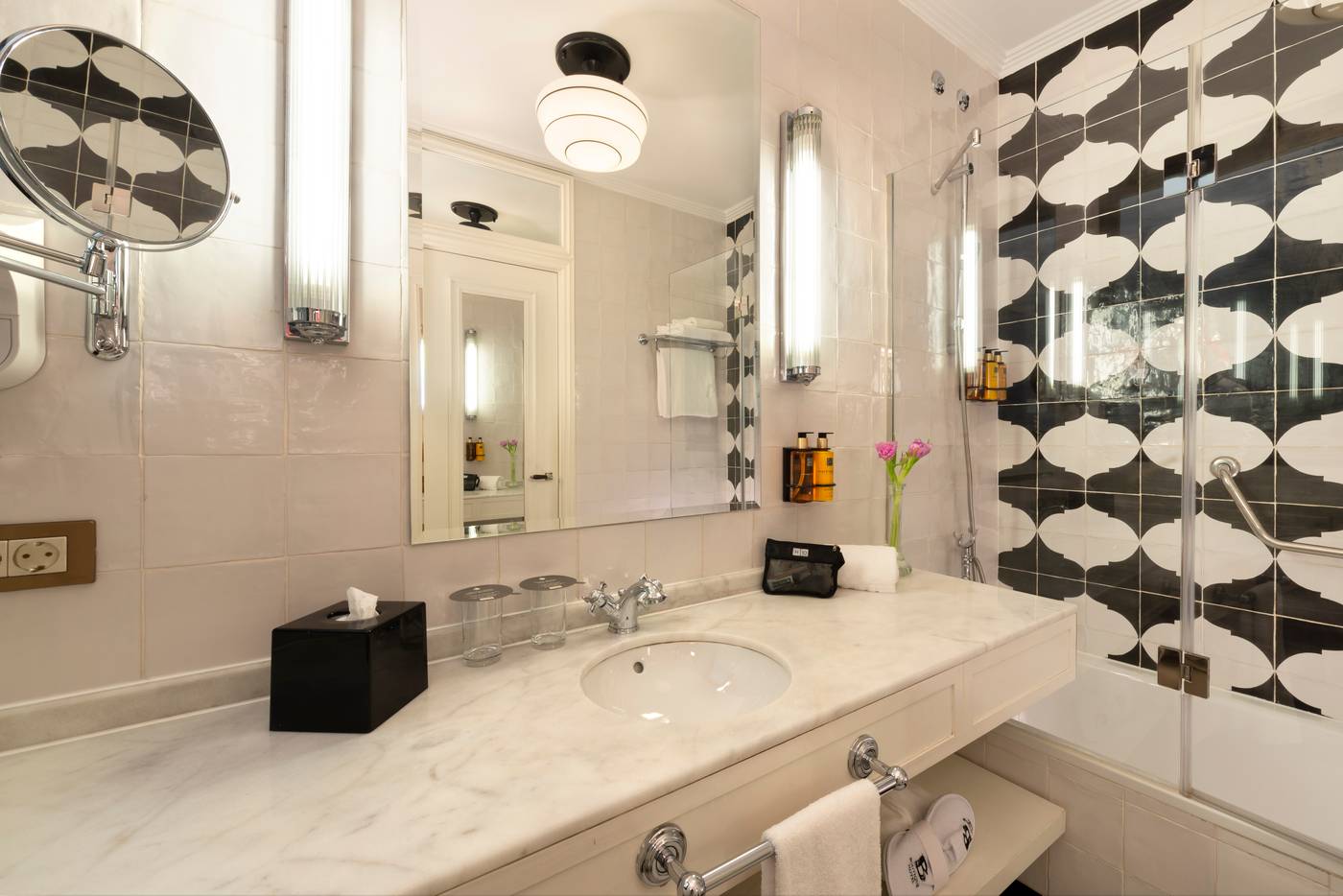 H10-Villa-de-la-Reina-Room-44