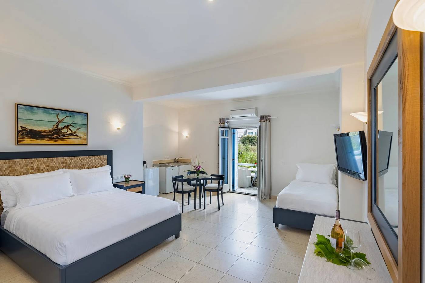 Petinos-Hotel-Room-24