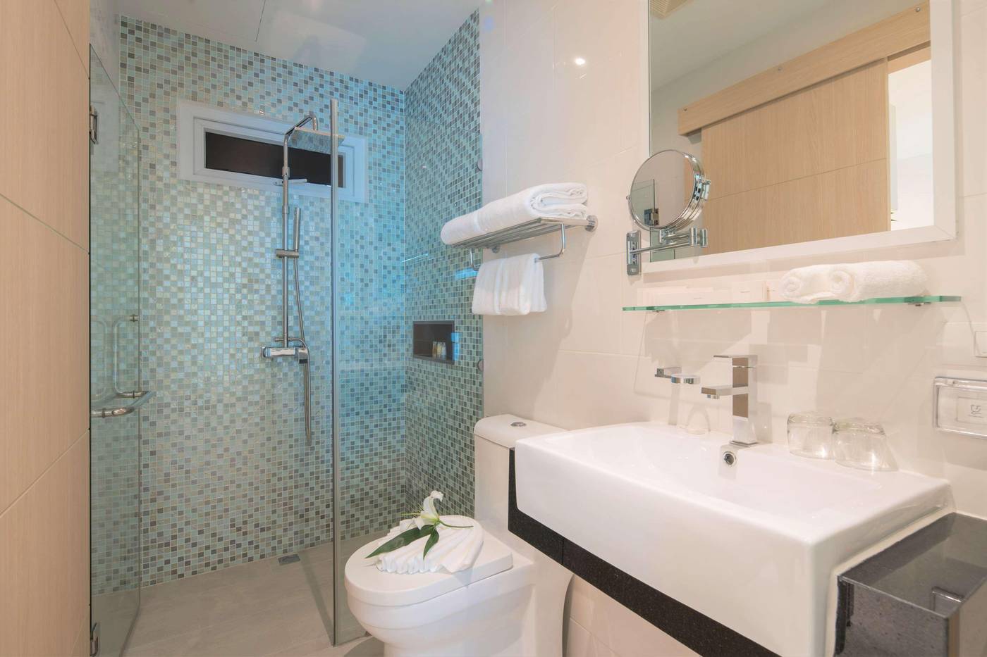 The-Beachfront-Hotel-Phuket-Room-49