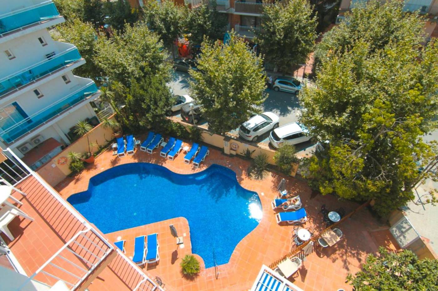 Les-Palmeres-Pool-3