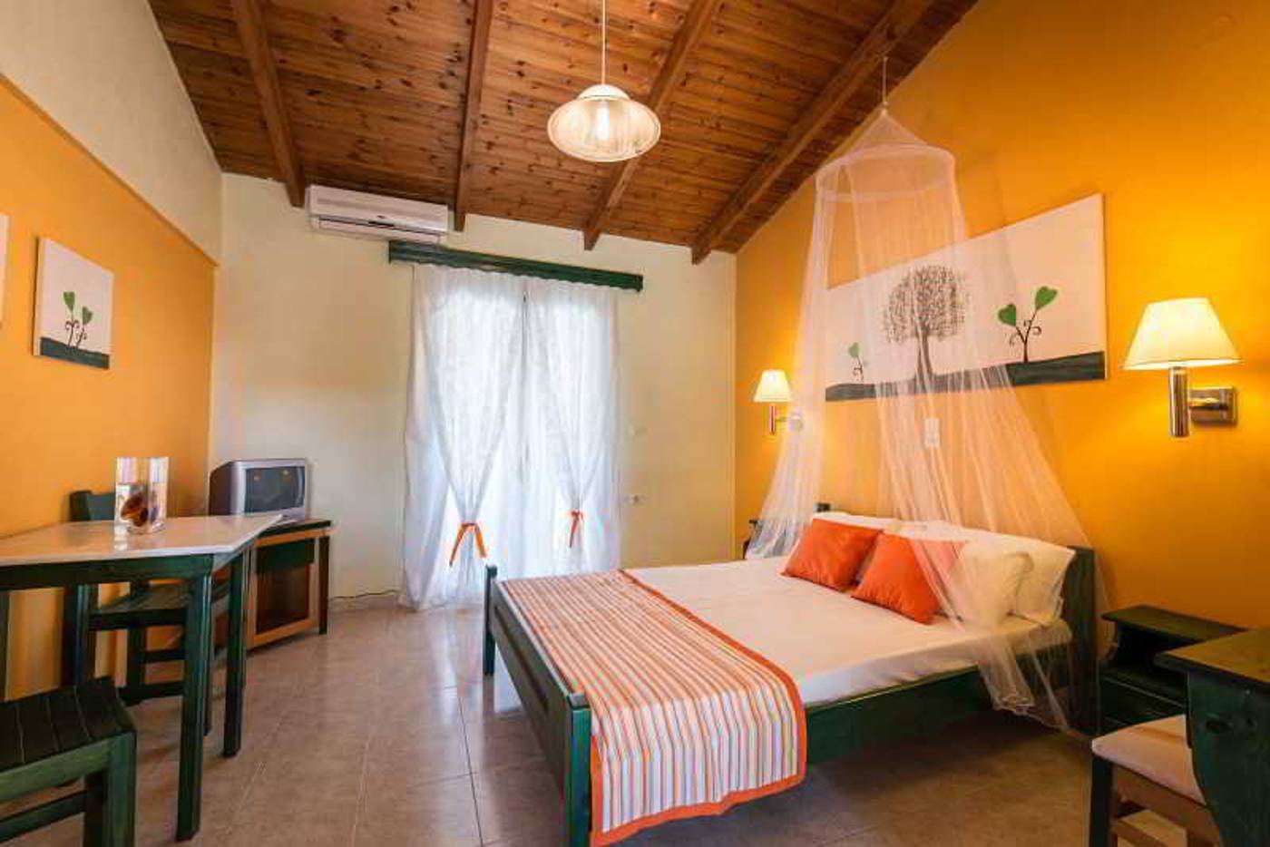 Two-Brothers-Studios-Room-9