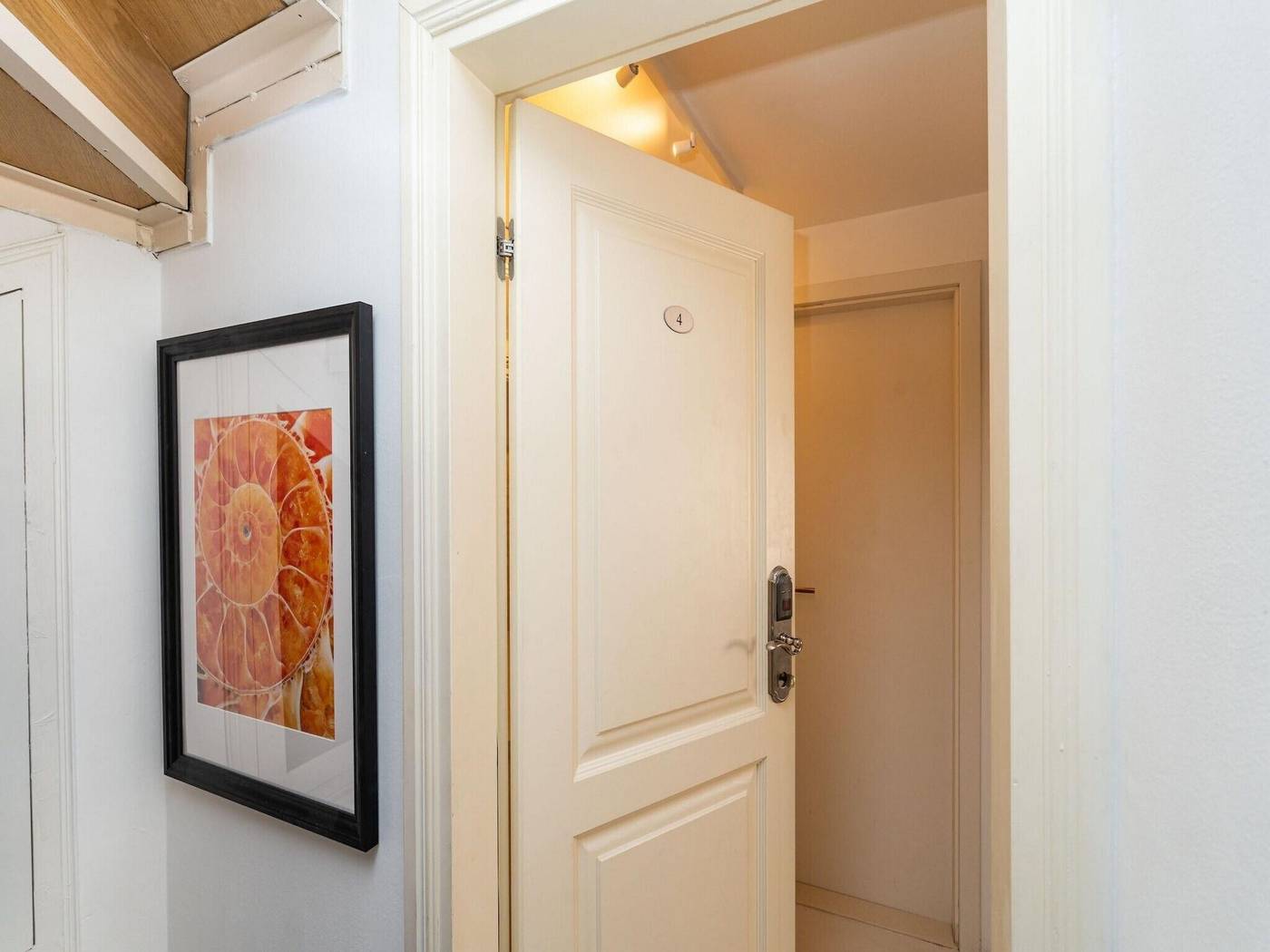 Lumin-Guesthouse-Lobby-79