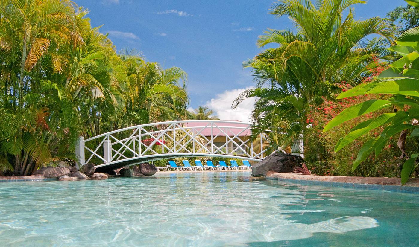 Radisson-Grenada-Beach-Resort-Pool-10