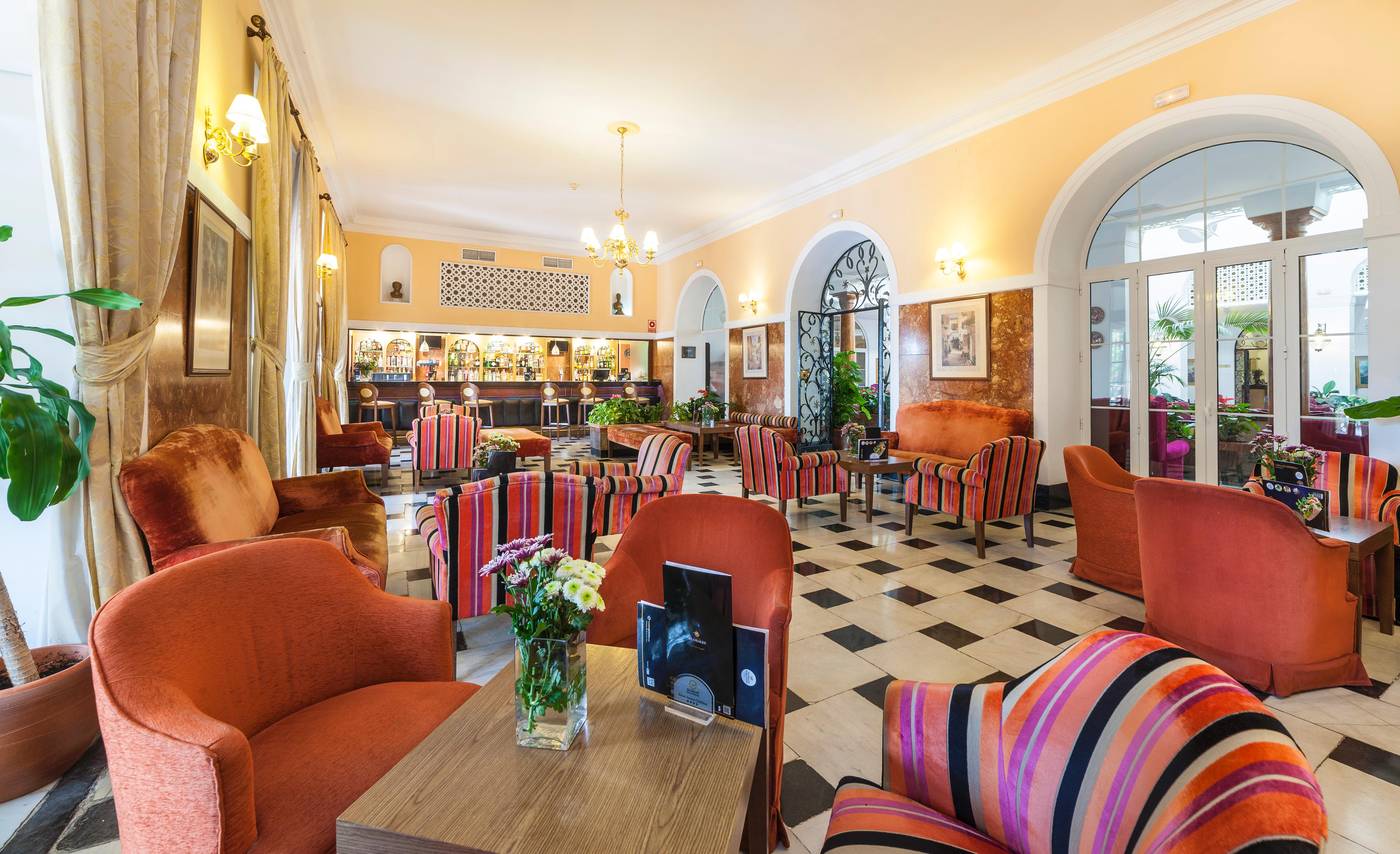 Hoteles-Globales-Reina-Cristina-Bar-42