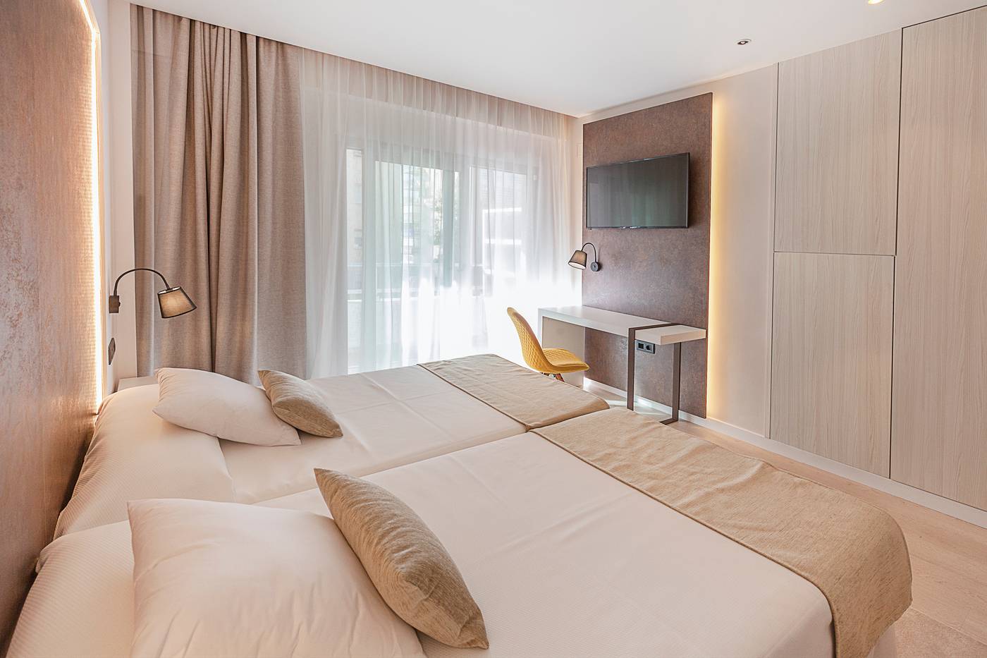 Benidorm-Centre---Adults-Recommended-Room-9