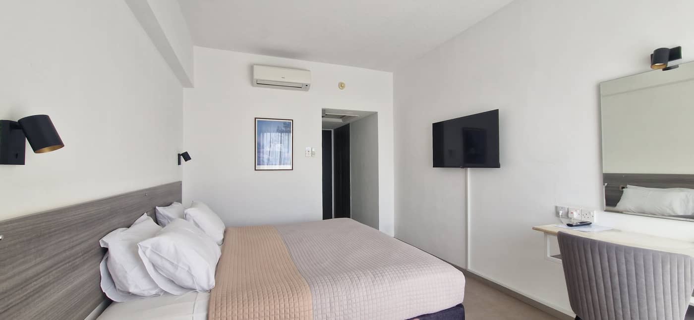 Navarria-Room-13