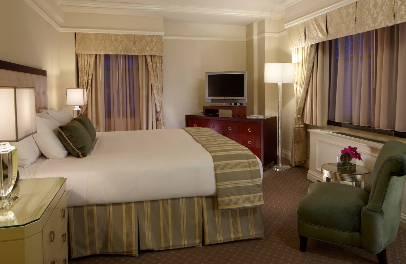 Warwick-New-York-Hotel-Room-18